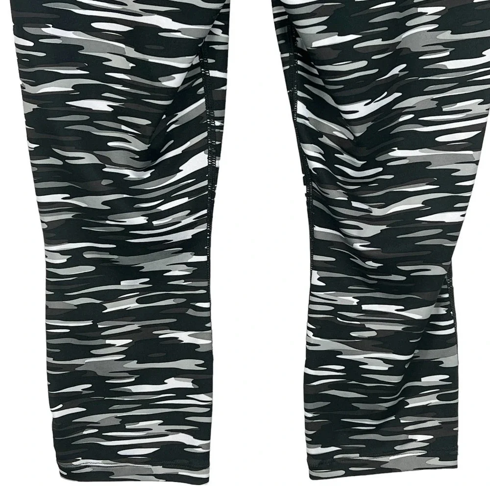 Nike Dri-FIT Running Camo Crop Leggings Black Gray White Women's Small